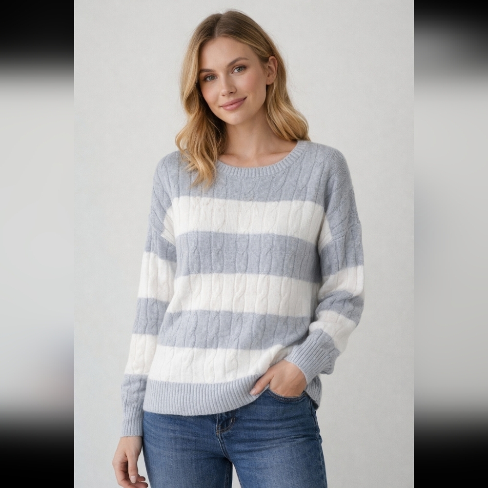 XL 16-18 No Boundaries NOBO Sweater Light Gray and White Cable Knit New
